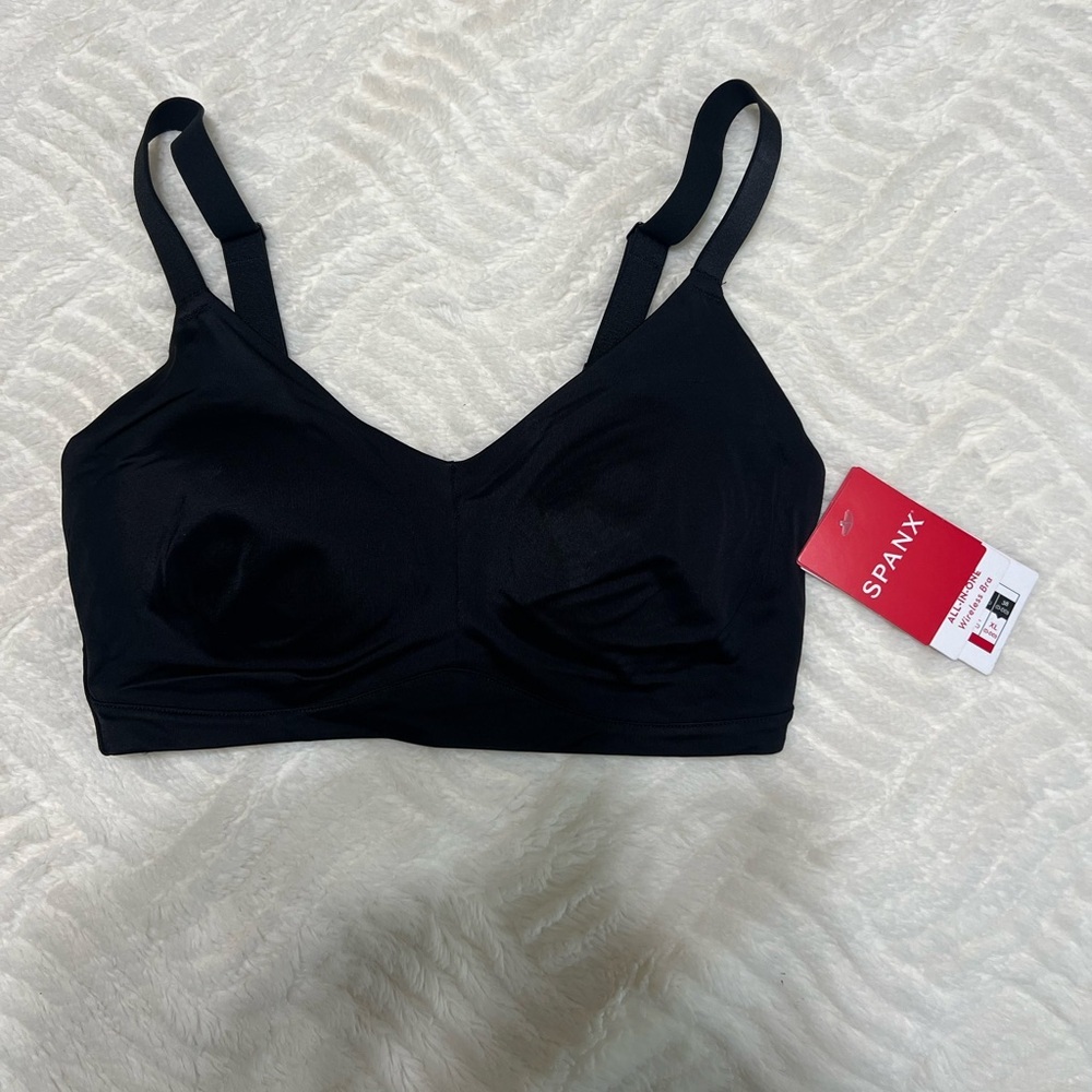 NWT Spanx All-In-One Wireless Bra Black XS D-DD Adjustable Comfort Support